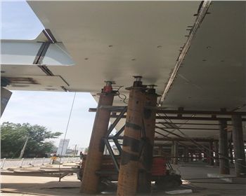 海拉爾高架橋，頂橋施工中